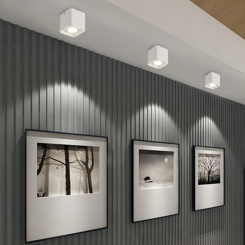 Square ceiling-mounted spot lights